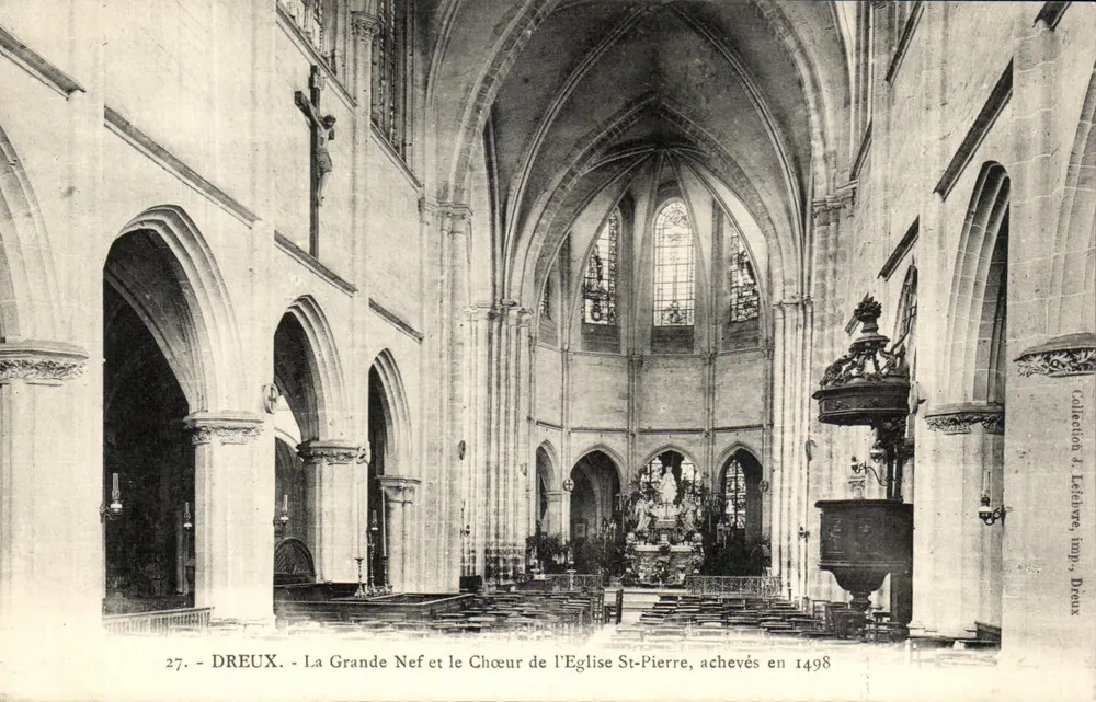 Dreux - Die große Kirche und der Chor der Kirche St. Peter, fertiggestellt 1498 - Vorderseite