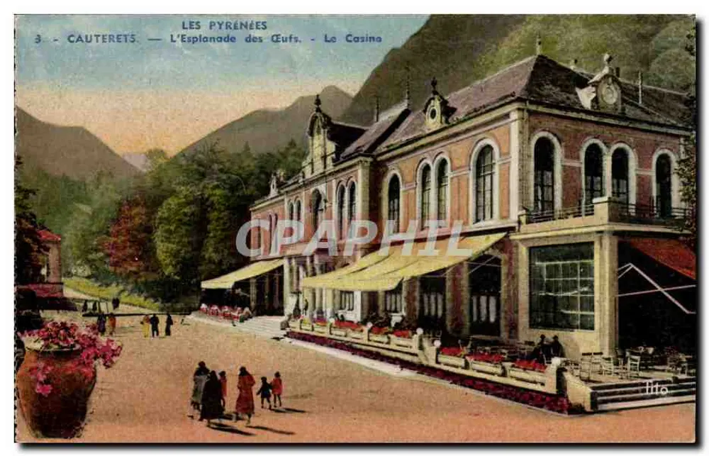 Cauterets — L'Esplanade des Éufs — Das Casino - Vorderseite