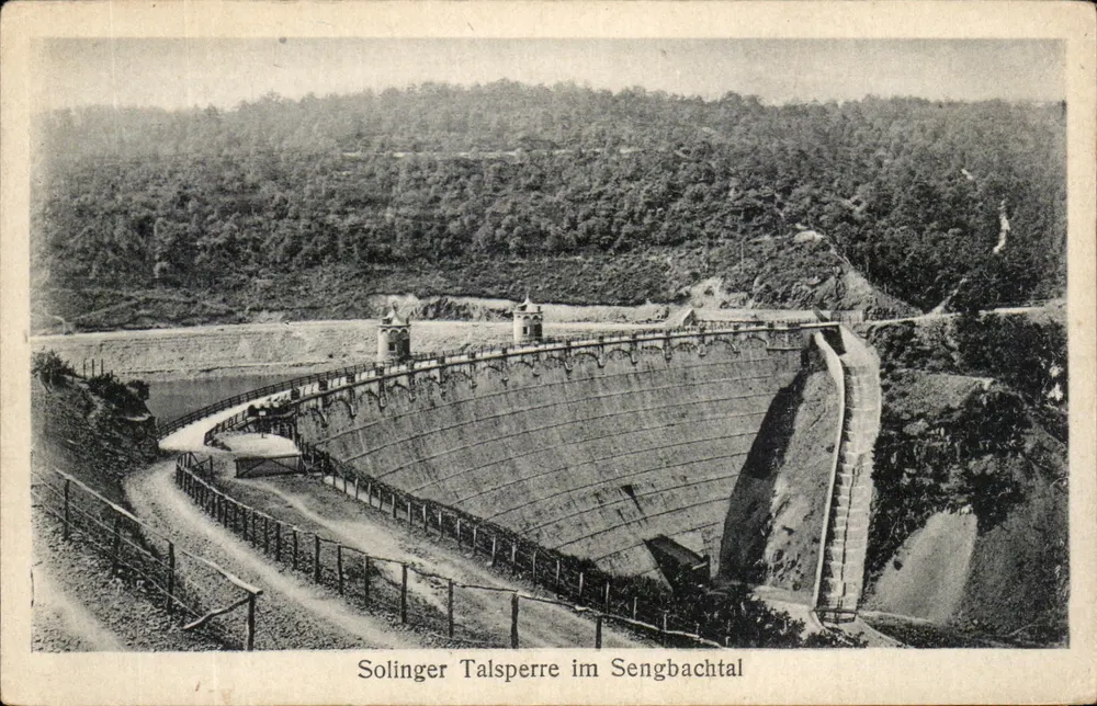 Solinger Talsperre im Sengbachtal — vista do dique — n° 8846 - Frente