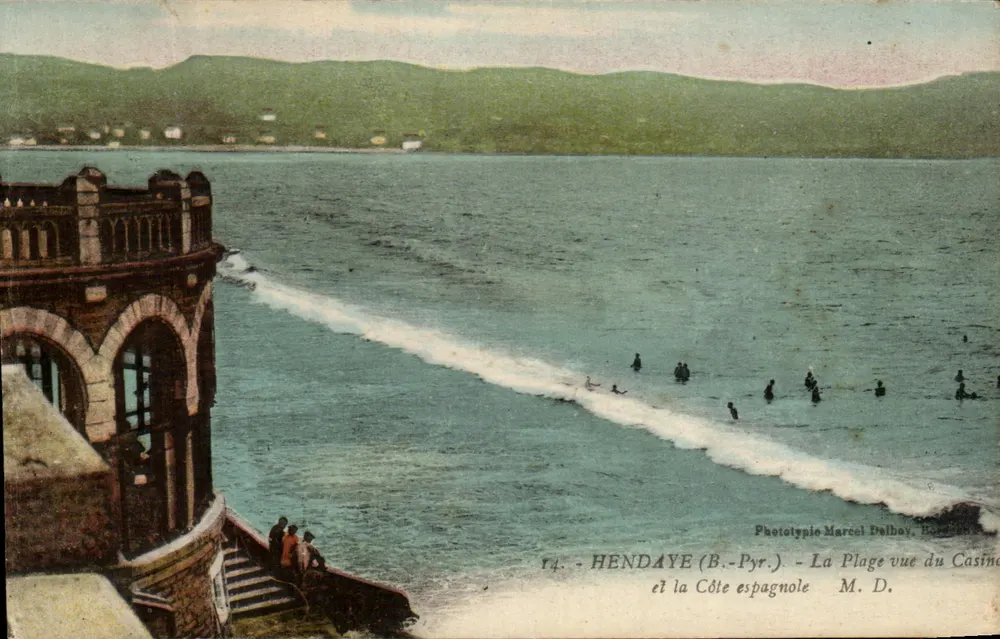 Hendaye (B.-Pyr.) — Die Strände vom Casino aus gesehen — Phototypie Marcel Deliboy, Bordeaux - Vorderseite
