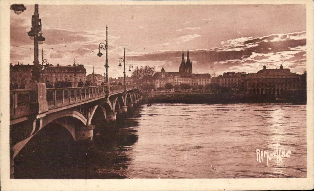 Ponte Saint-Esprit — Bayonne — editor Ramuntine - Frente