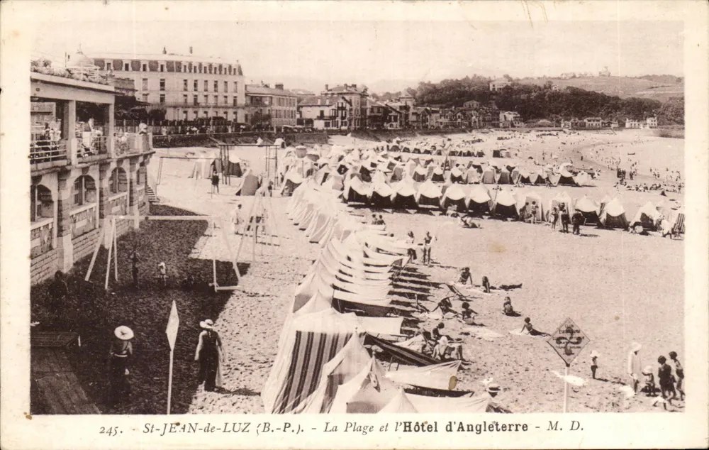 St-Jean-de-Luz (B.P.) — Die Strandpromenade und das Hotel d'Angleterre — M. D. - Vorderseite