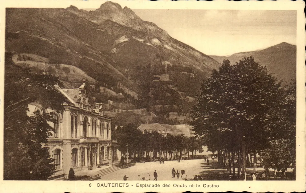 Cauterets - Esplanade des Oeufs und das Casino - Vorderseite