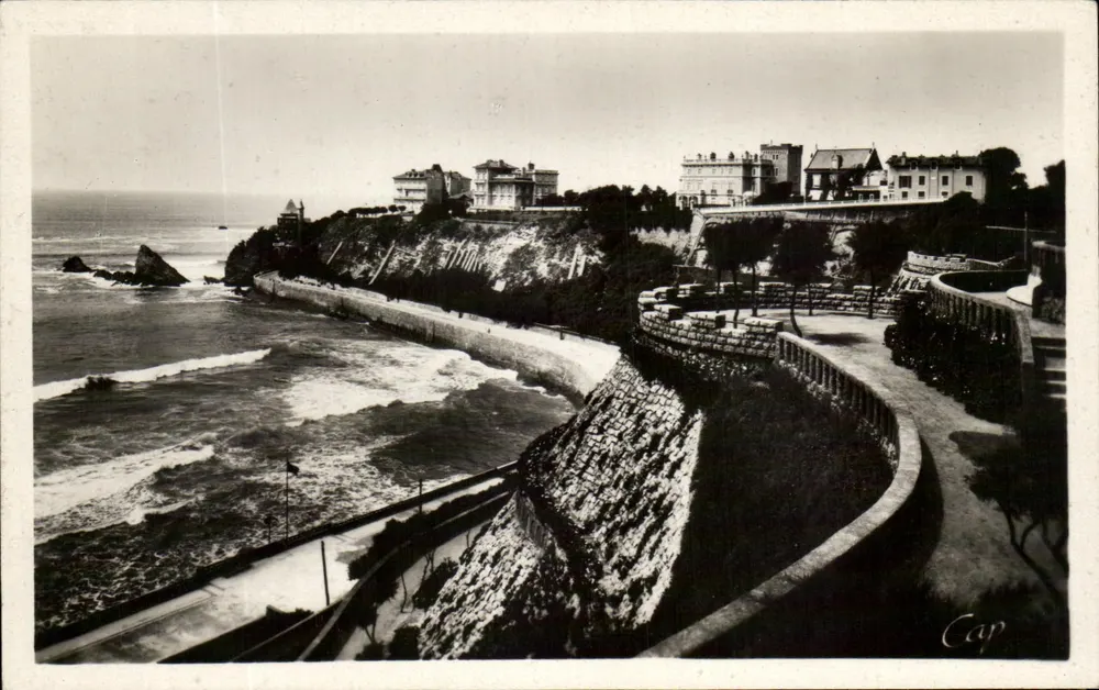 Biarritz — Gärten und Villen der Basque-Küste — Verlag Cap - Vorderseite