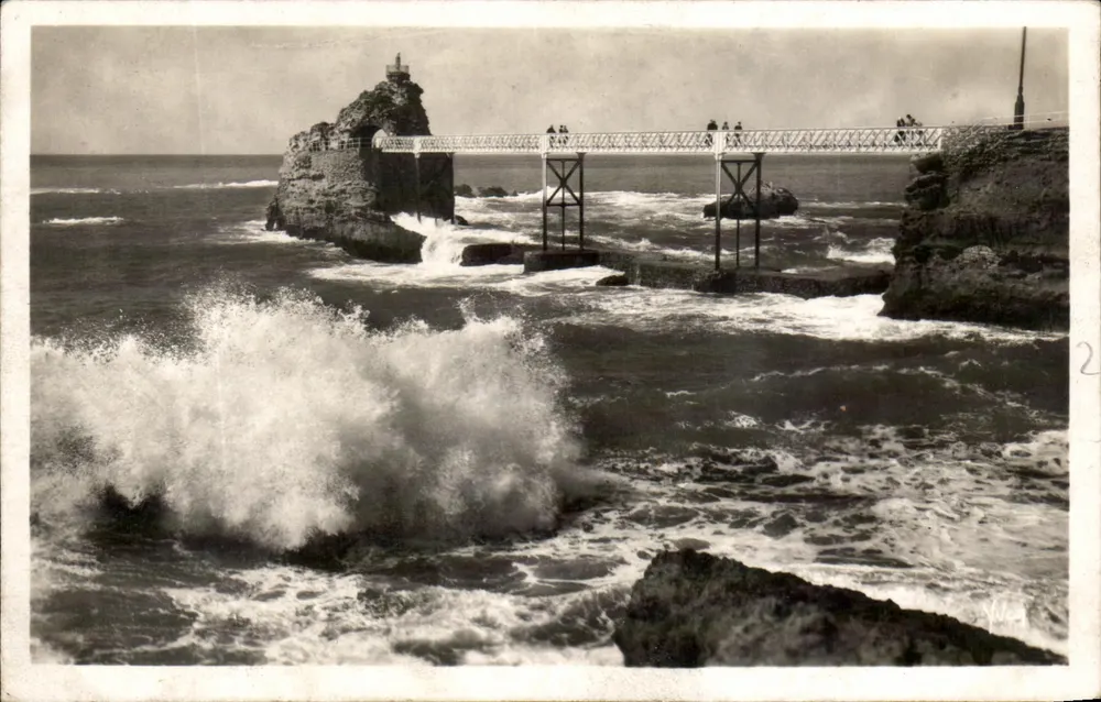 Le Rocher de la Vierge — Biarritz, Côte Basque — Éditions d'Art, Paris - Recto