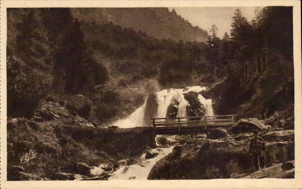 Cachoeira de Lutour — Arredores de Cauterets — Editor: Lapouche frères - Frente