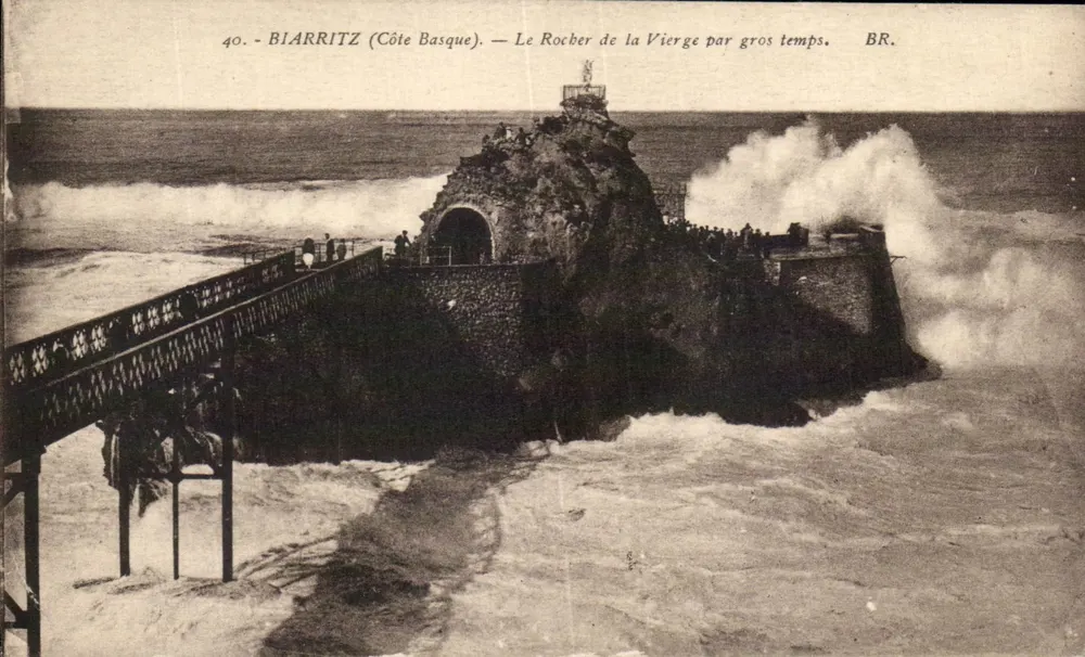 Biarritz (Côte Basque) — Der Felsen der Jungfrau bei stürmischem Wetter — BR. - Vorderseite