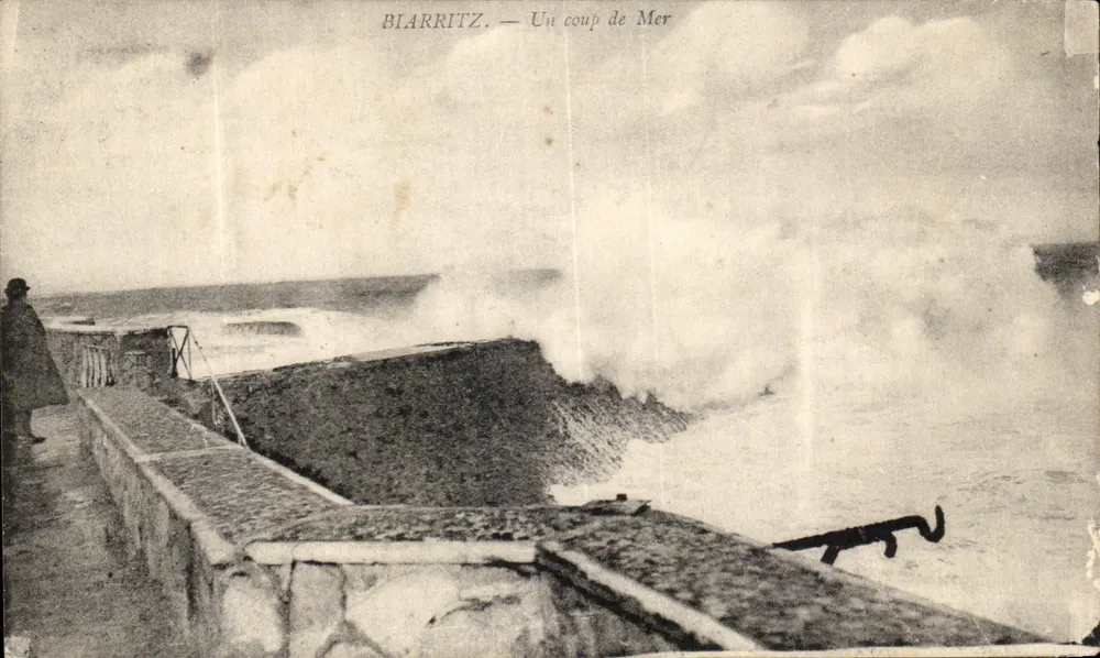 Biarritz — Um golpe de mar — Edição da Livraria Internacional - Frente
