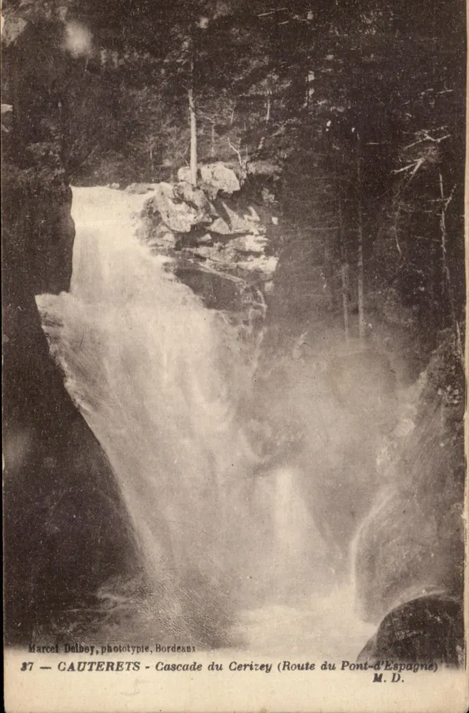 Cauterets - Wasserfall Cerizey (Route du Pont-d'Espagne) — Marcel Delbey, phototypie, Bordeaux, n°37 - Vorderseite