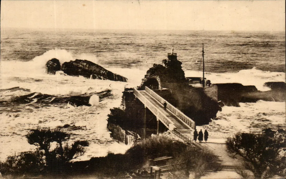 Biarritz (B.P.) — Rochers da Virgem — Fototipia Marcel Deloof, Bordeaux - Frente