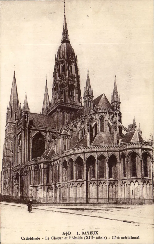 Bayeux — Catedral, o coro e a abside (século XIII) — lado meridional — A+D - Frente