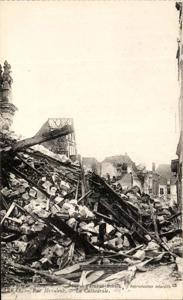 Arras — Rue Menulens — Die Kathedrale - Vorderseite