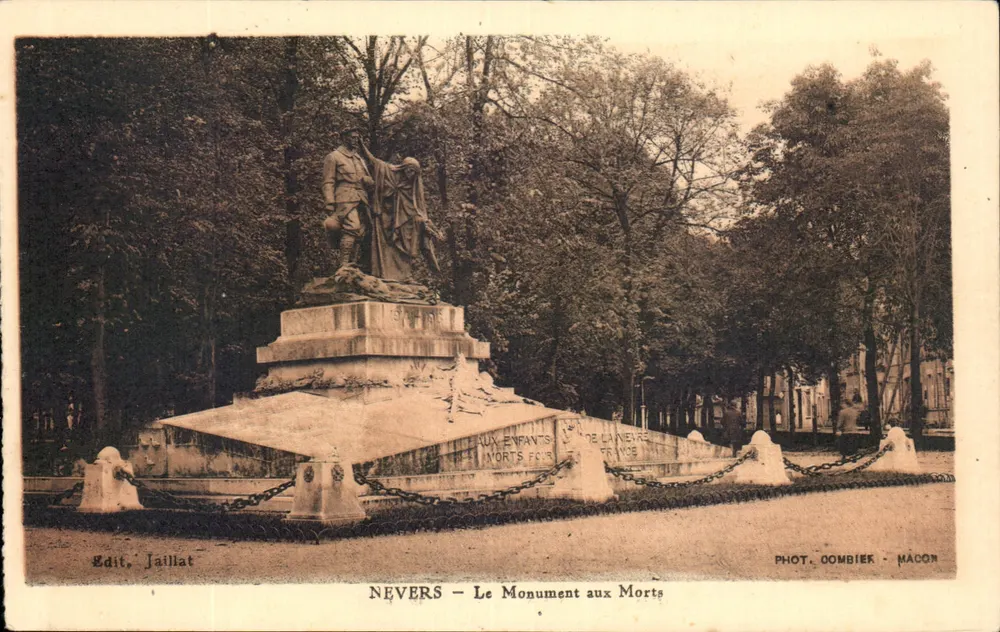 Nevers — Monument aos Mortos — Edit. Jailliat - Frente