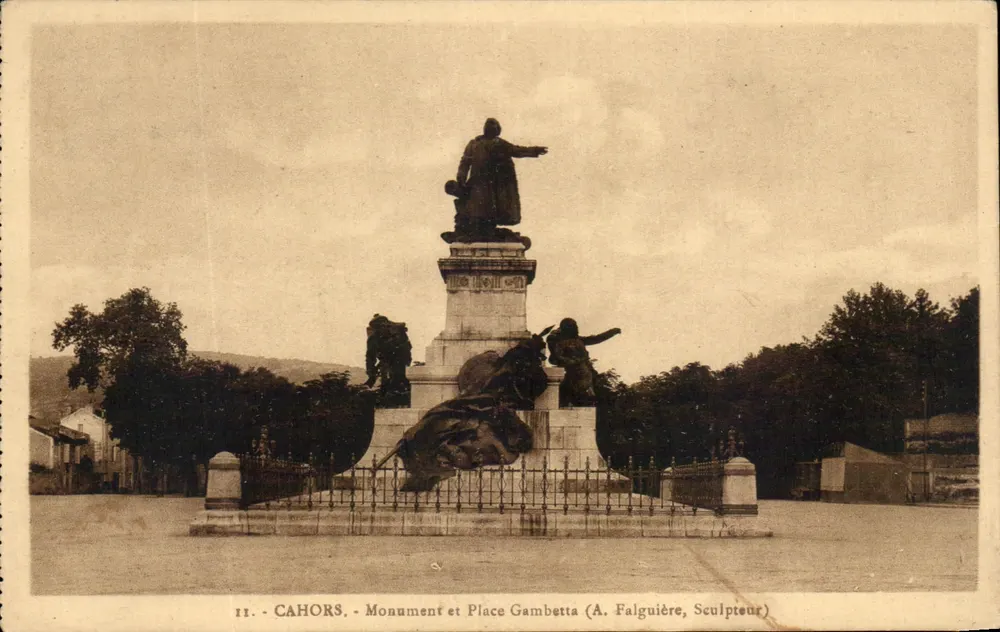 Cahors — Monumento e Praça Gambetta (A. Falguière, Escultor) - Frente