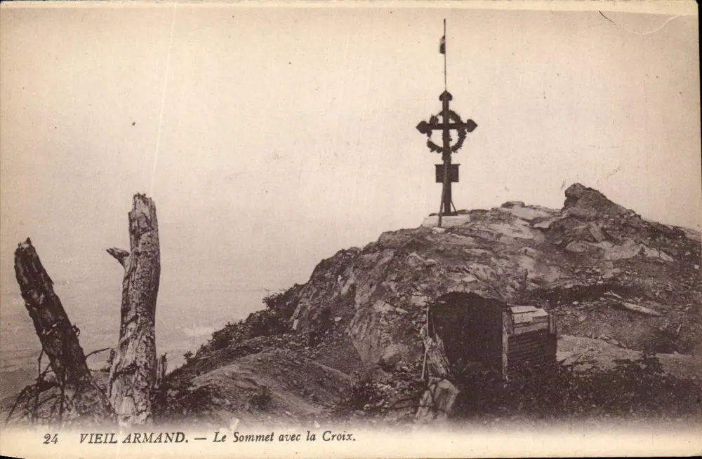Vieil Armand — Der Gipfel mit der Kreuz — Cantine du Vieil Armand - Vorderseite