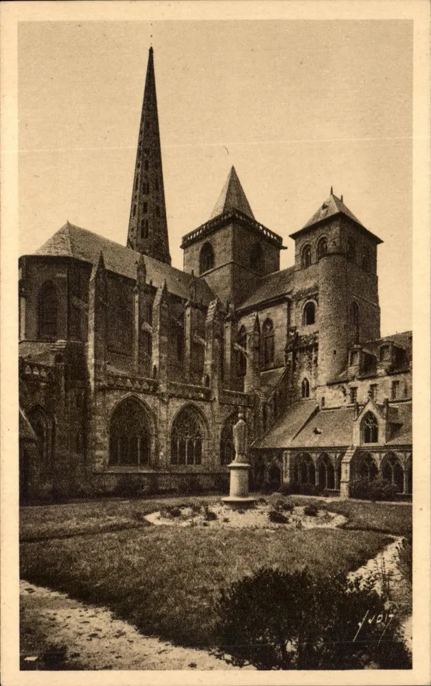 Tréguier (Côtes-du-Nord) — Ansicht der Kathedrale, Turm von Hastings und Cloister — Les Éditions d'Art WvON - Vorderseite