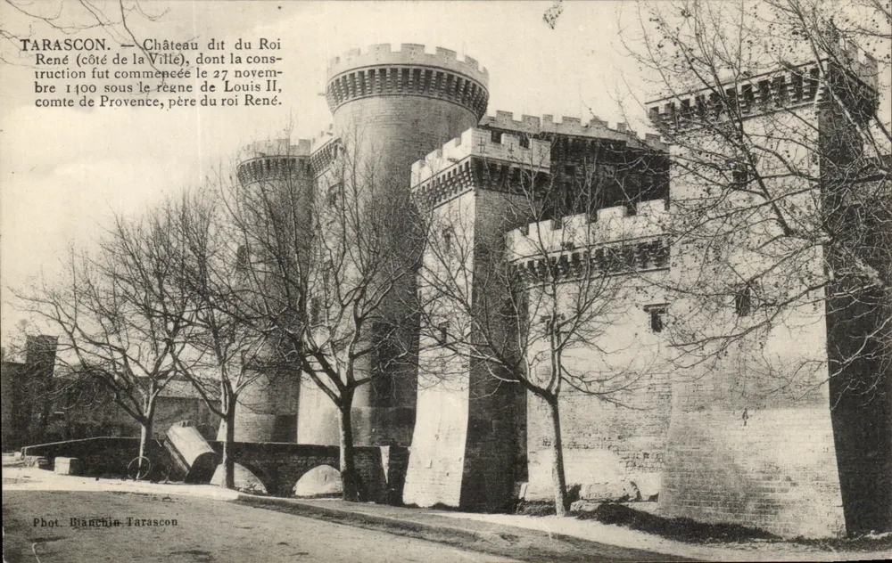 Tarascon — Schloss, das als Schloss des Königs René bekannt ist (Seite der Stadt) — Fot. Bianchini-Tarascon - Vorderseite