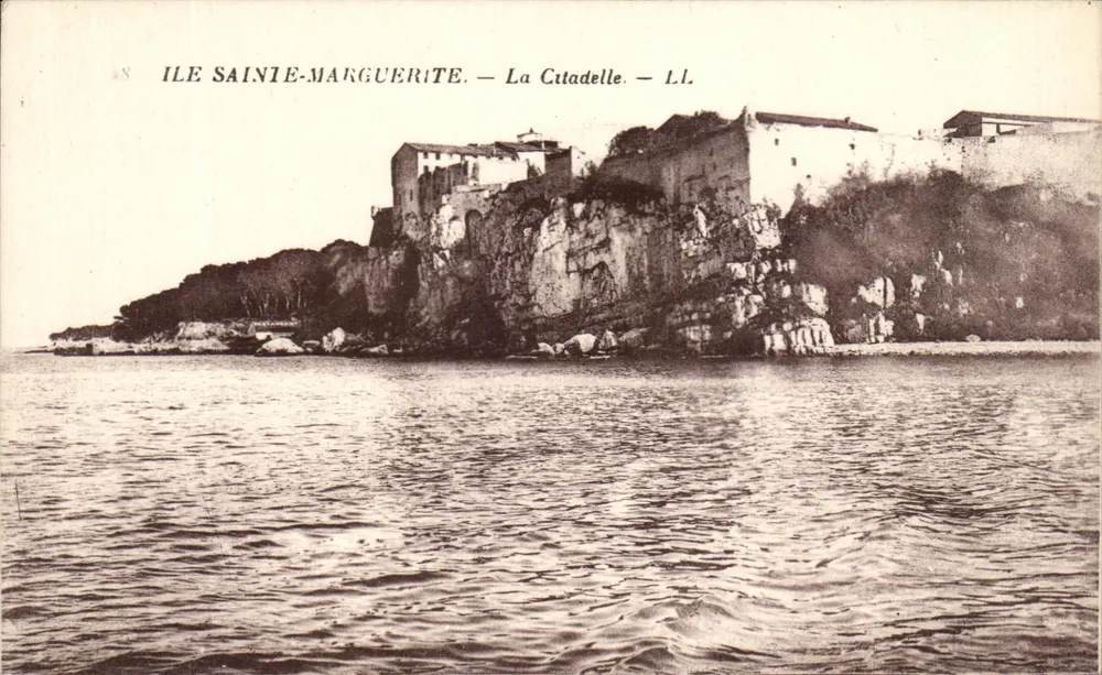 Ilha Sainte-Marguerite — A Cidadela — L.L. - Frente