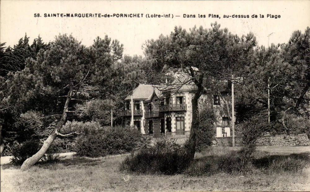 Sainte-Marquérie-de-Pornichet (Loire-Inf.) — Unter den Kiefern, über der Strandpromenade - Vorderseite