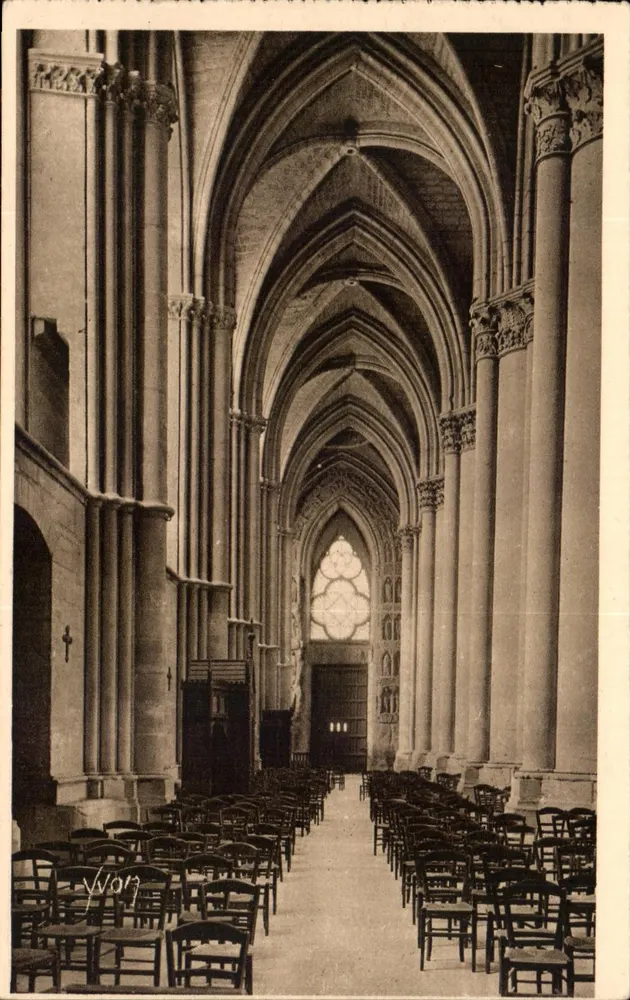 Reims - Catedral - Transepto Sul — Les Éditions d'Art YVQ, Paris - Frente