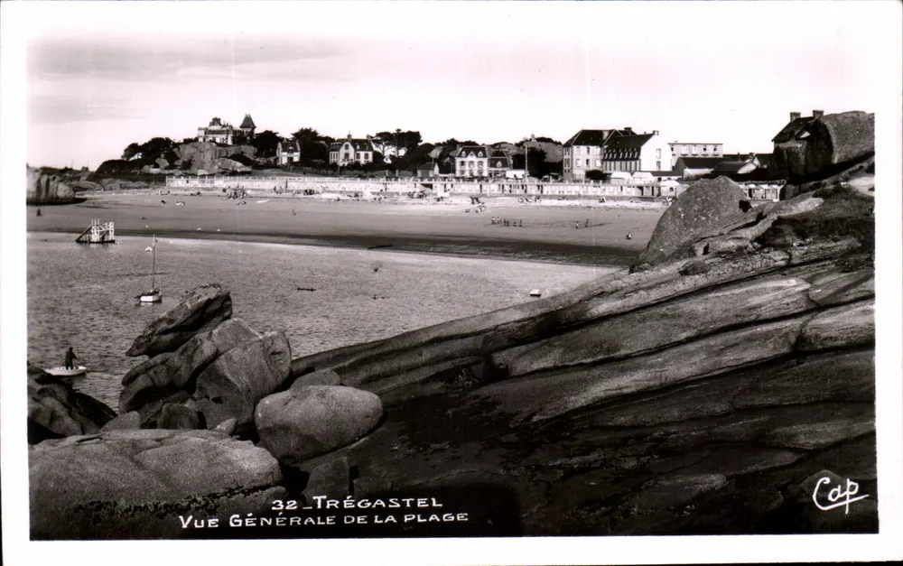 Trégastel — Vista Geral da Praia — Cabo - Frente
