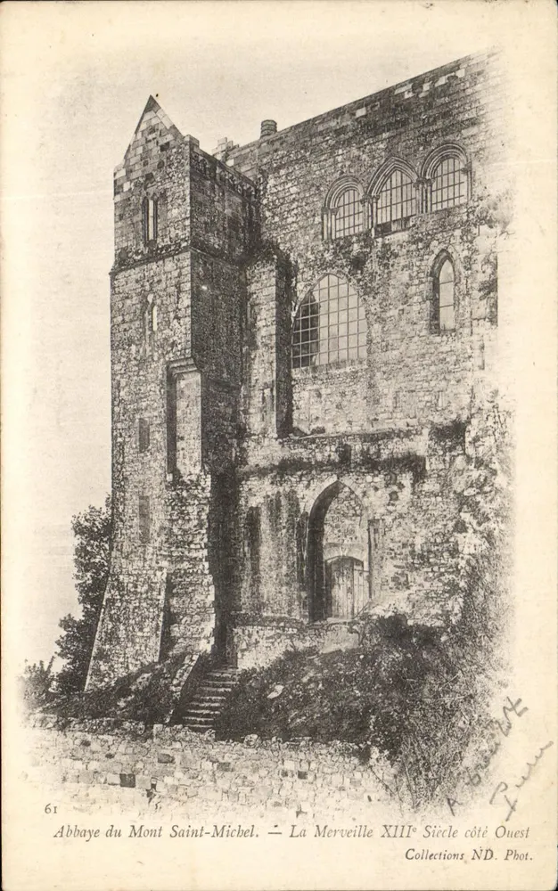 Abtei Mont-Saint-Michel — Das Wunder des 13. Jahrhunderts, Westseite — Fot. ND - Vorderseite