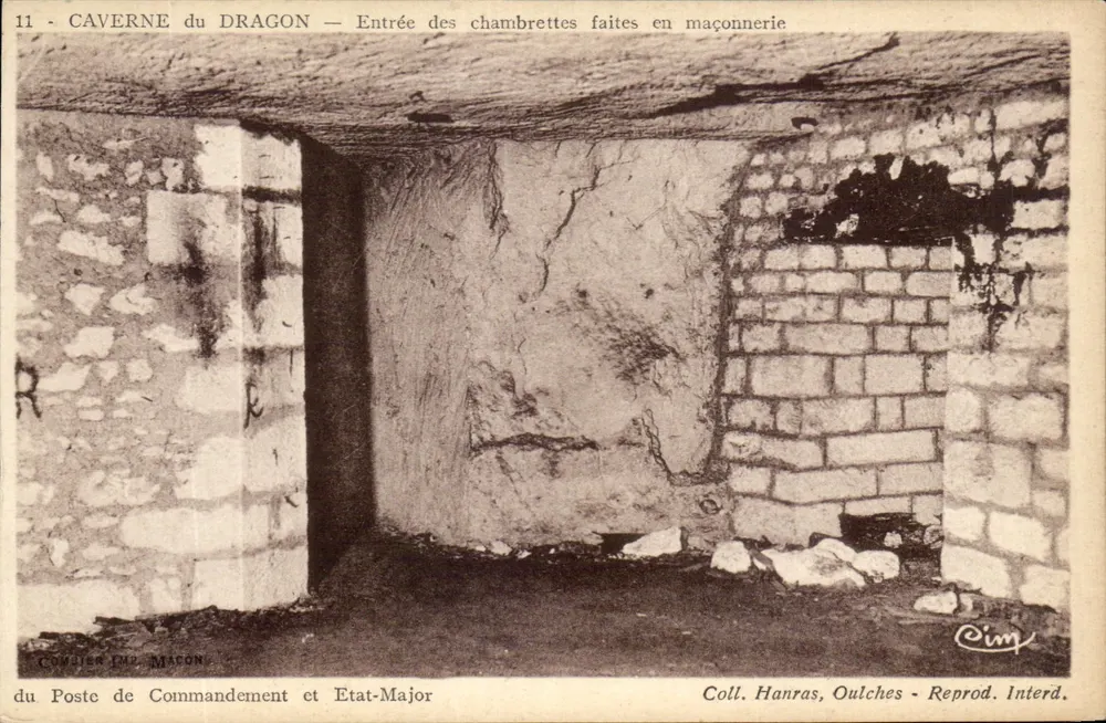 Drachenhöhle — Eingang zu den Räumen aus Mauerwerk — Coll. Hanras, Oulches - Reprod. Interd. - Vorderseite