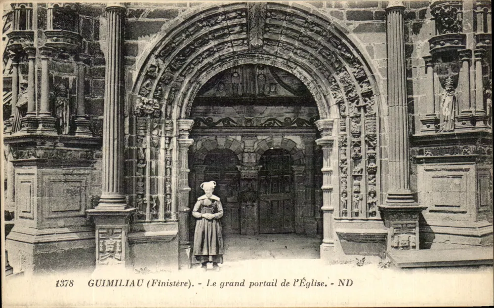 Guimiliau (Finistère) — Der große Portal der Kirche — ND - Vorderseite