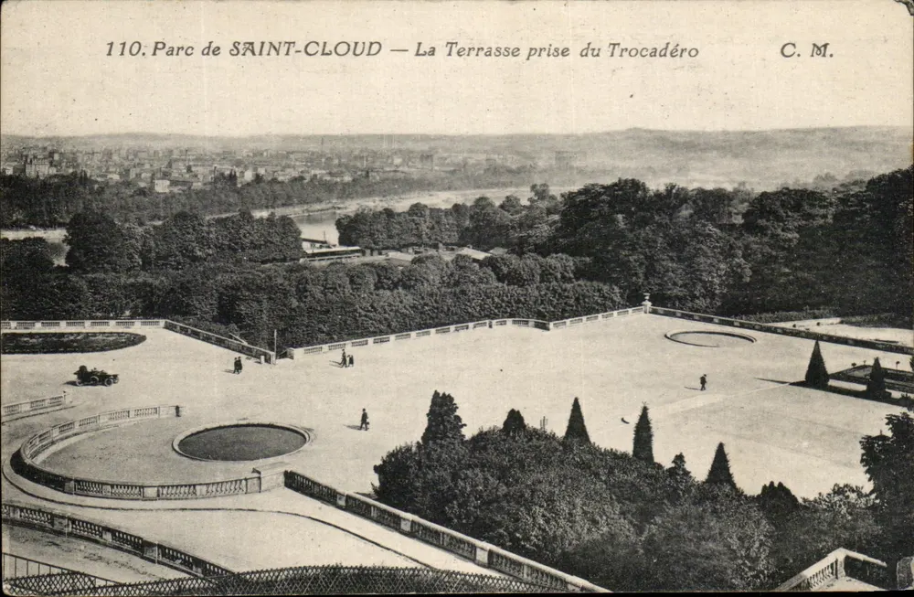 Parque de SAINT-CLLOUD — A Terrasse vista do Trocadéro — C. M. - Frente