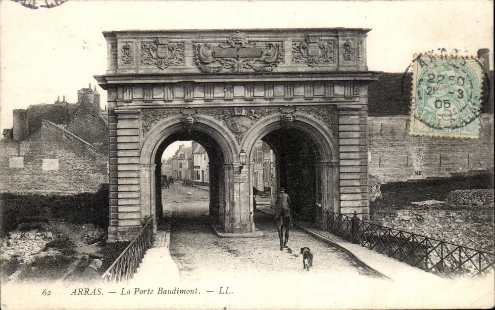 Arras — A Porta Baudimont — LL. - Frente