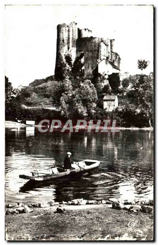 Castelo de Bourbon-l'Archambault — visto do lago — Réal-Photo - Frente
