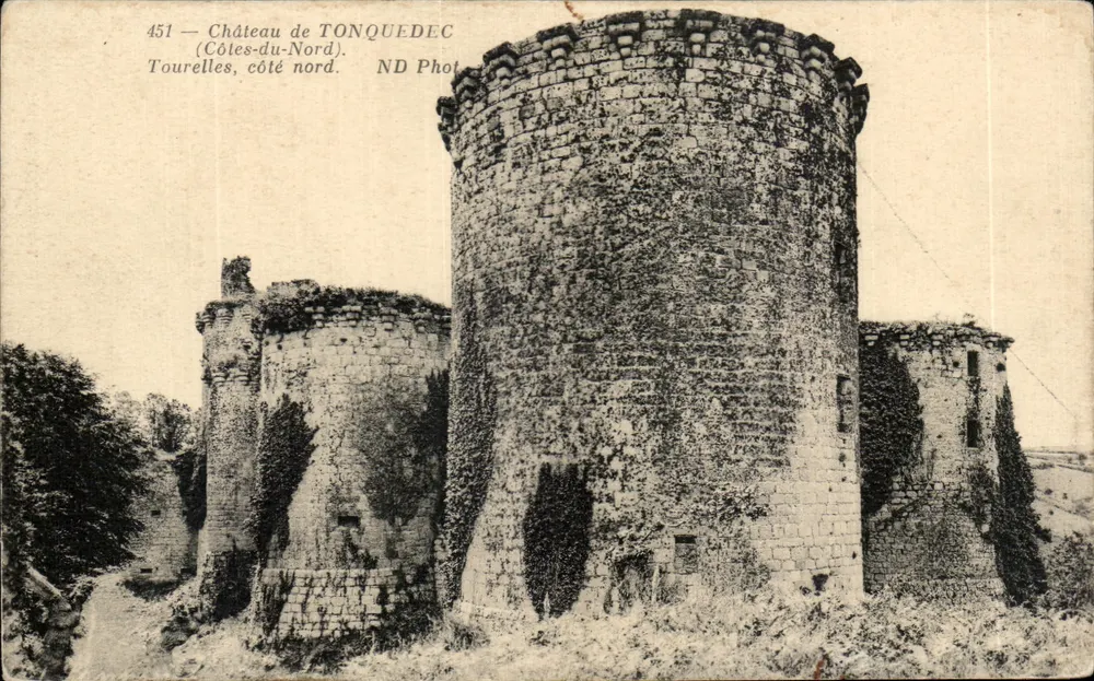 Castello di Tonquedec — vista dal lato nord — ND Photo - Recto