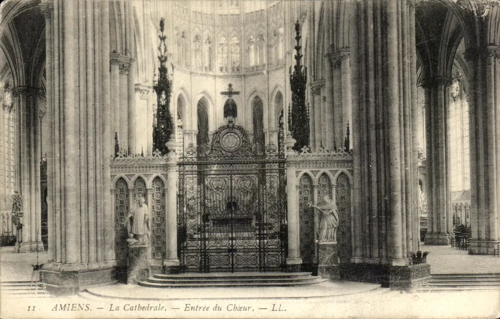 Amiens — La Cattedrale — Entrata del Coro — LL. - Recto