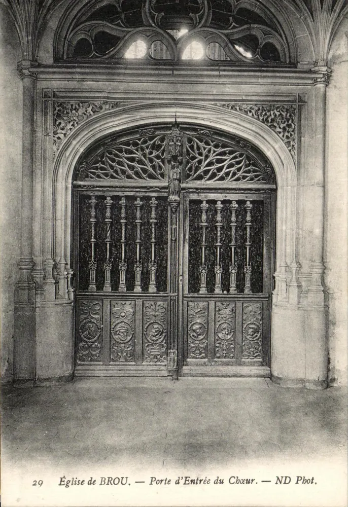 Igreja de BROU — Porta de Entrada do Coro — ND Pbot. - Frente