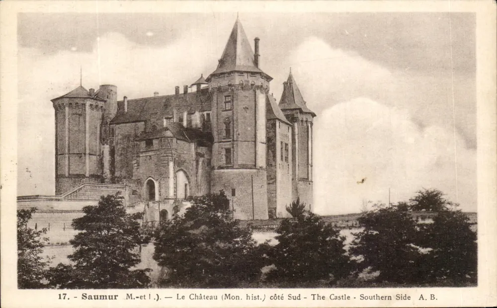 Saumur (Maine-et-Loire) — O Castelo (Monumento Histórico) lado Sul — A.B. Phototype - Frente