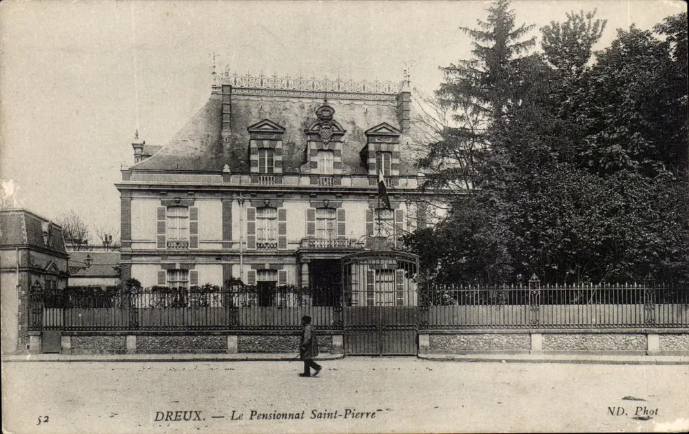 Dreux — O Pensionato Saint-Pierre — ND. Phot - Frente
