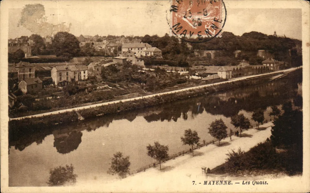 Mayenne — Les Quais — vue sur le canal, éditeur G. Arlaud, n°7 - Frente