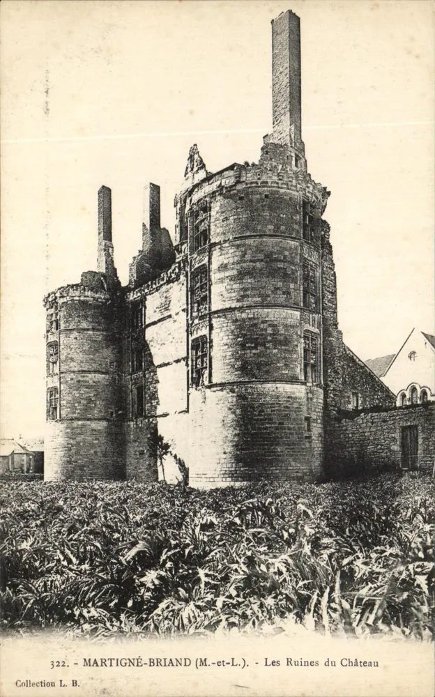 Martigné-Briand (M.-et-L.) — As Ruínas do Castelo — Coleção L. B. n° 322 - Frente