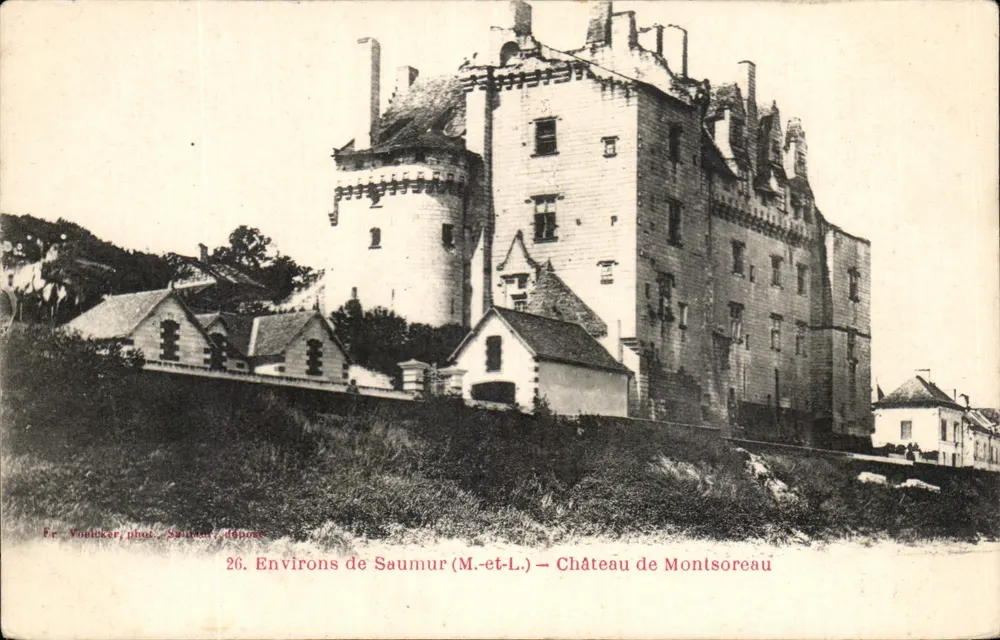 Ao redor de Saumur (M.-et-L.) — Castelo de Montsoreau — Fr. Vonicker, fot. Sautaer, n°26 - Frente