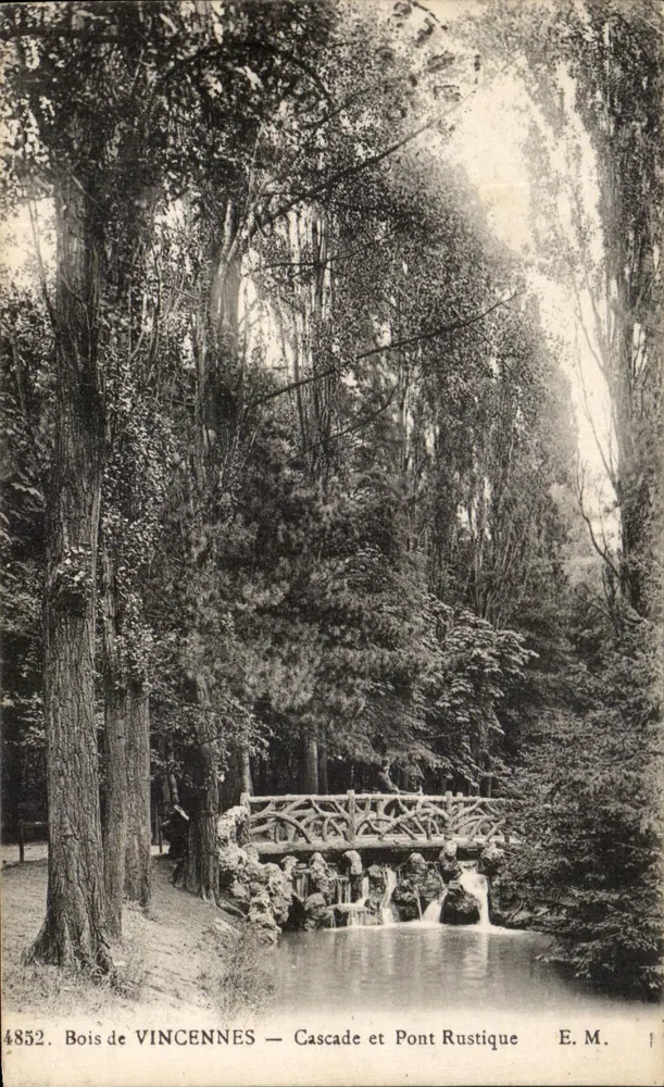 Bois de VINCENNES — Cachoeira e Ponte Rustica — E. M. - Frente