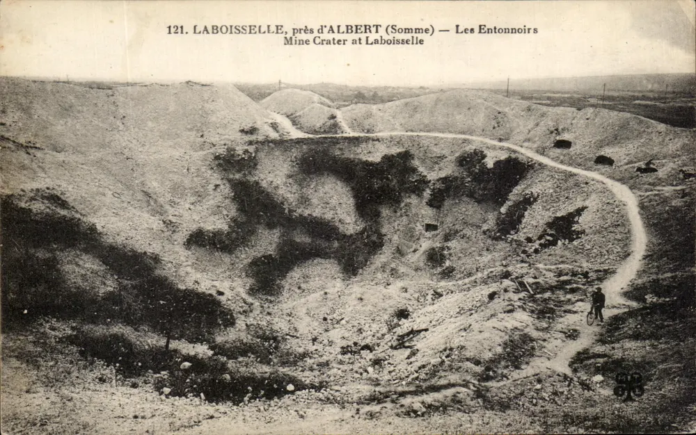 Der Schacht der Mine bei Laboisselle — nahe Albert (Somme) — Serie 121 - Vorderseite
