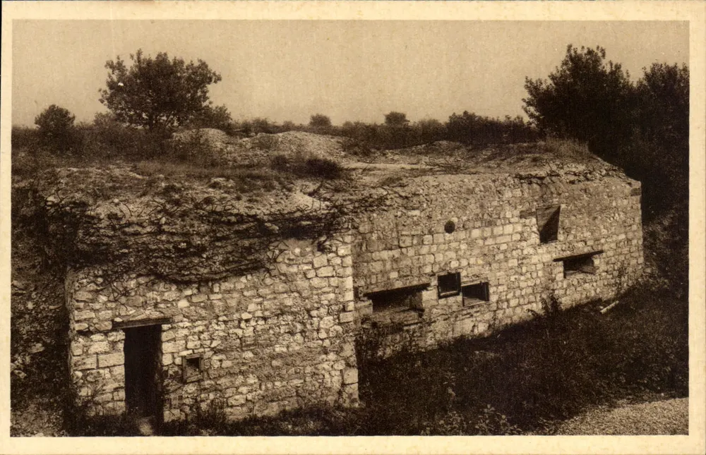 Fort de VAUX — Portão simples defendendo a entrada Nordeste do forte — edições Verdun - Frente
