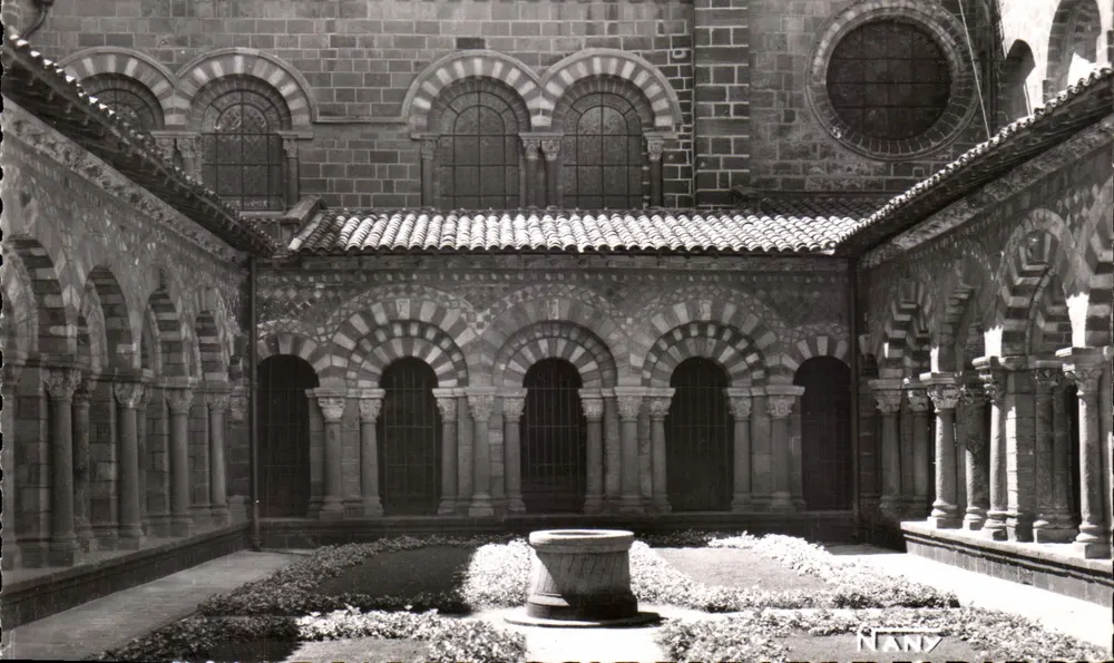 Le Puy (Haute-Loire) — O Claustro do Século XII — Éditions Xavier Mappil - Frente