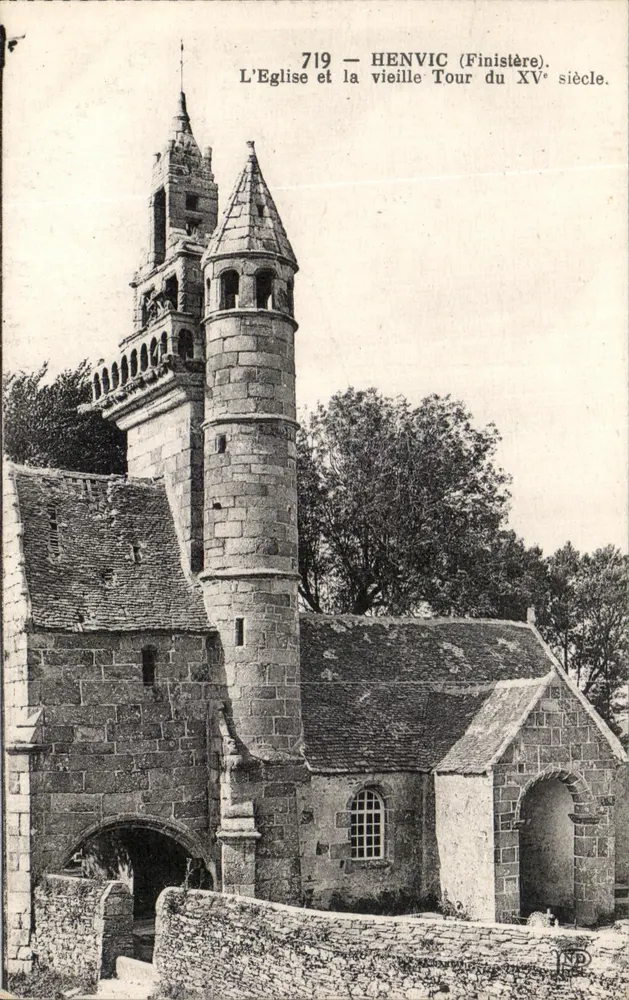 Henvic (Finistère) — Die Kirche und die alte Turm aus dem 15. Jahrhundert — Neulohien Frères, Paris-Corbeil, n°719 - Vorderseite