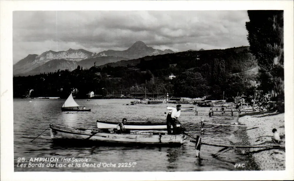 Amphion (Alta Saboia) — As margens do lago e a Dent d'Oche 2225m — PAC - Frente