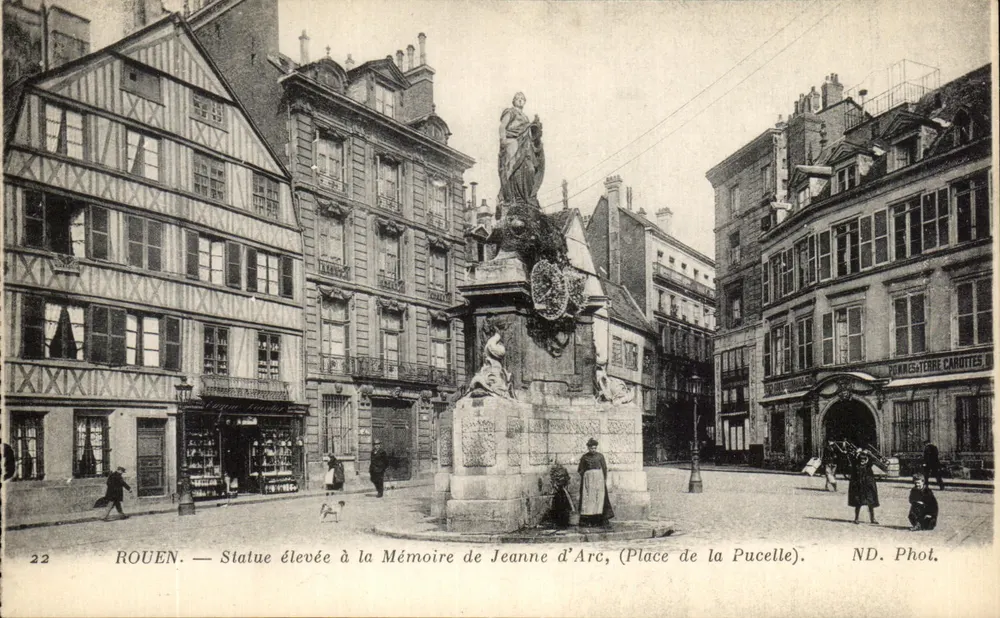 Rouen — Statue zur Erinnerung an Jeanne d'Arc (Place de la Pucelle) — ND. Fot. - Vorderseite