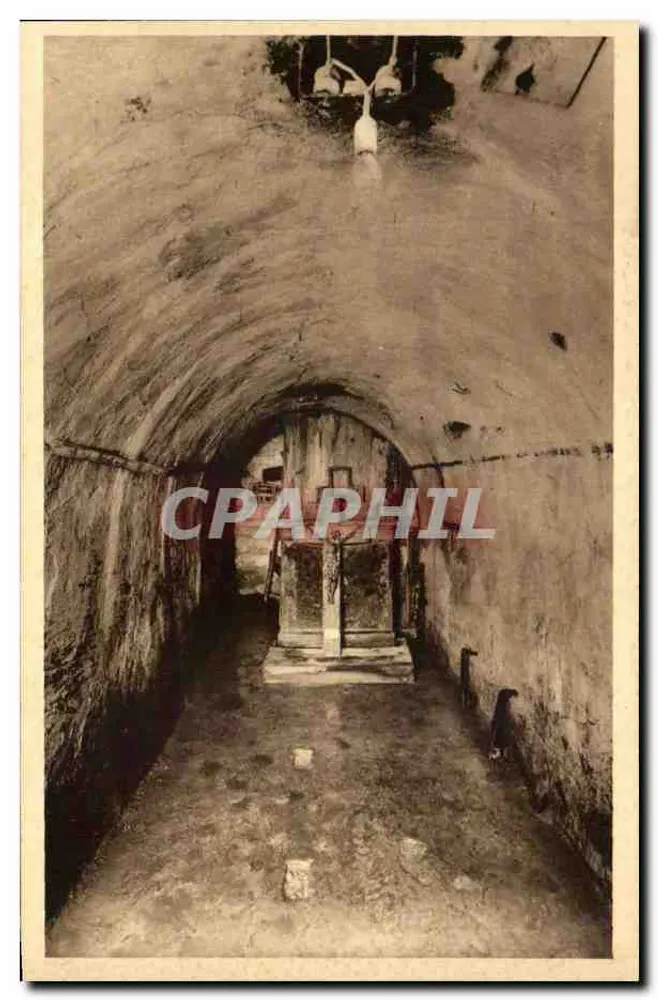 Fort de VAUX — Kapelle in einer Galerie des Forts — Vertu Éditions - Vorderseite