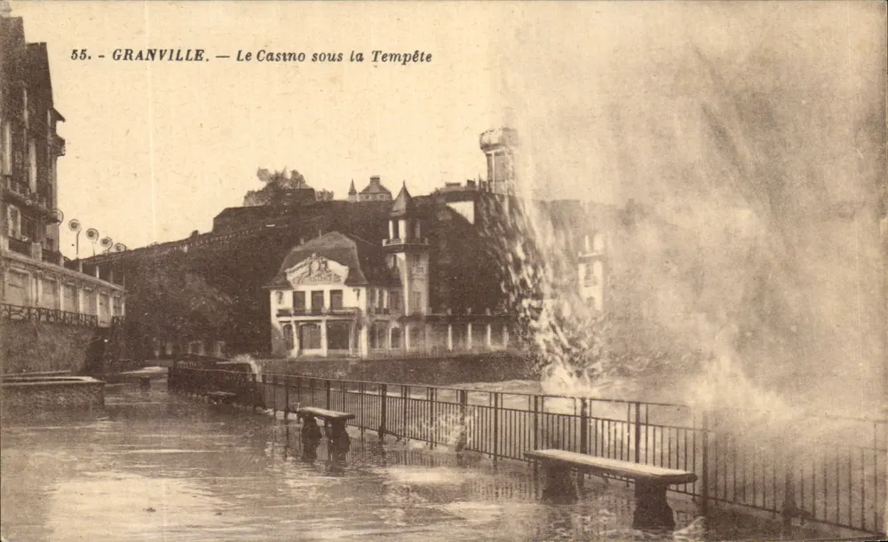 Granville — Das Casino bei Sturm — Edition A. Bernard - Vorderseite