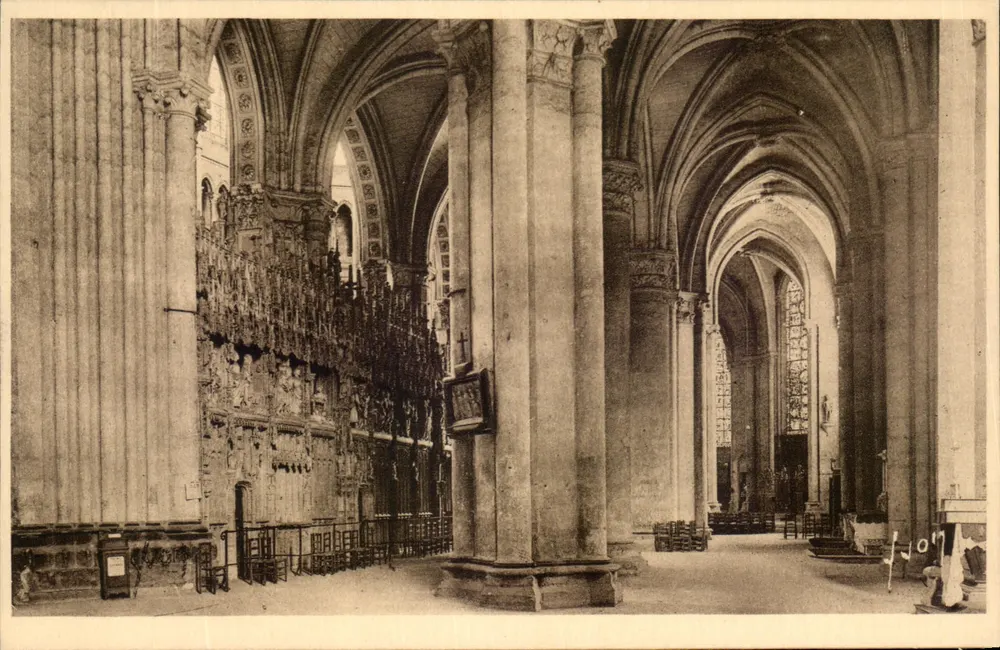 Chartres (Eure-et-Loir) — Innenansicht der Kathedrale - Der Ambulatorium — Les Éditions d'Art 'N'N' Paris - Vorderseite