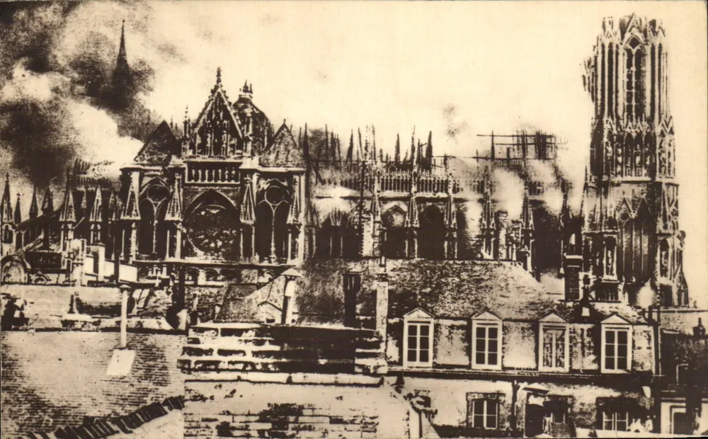 Reims — Kathedrale während des Brandes, Sept. 1914 — Photo Baudel - Vorderseite